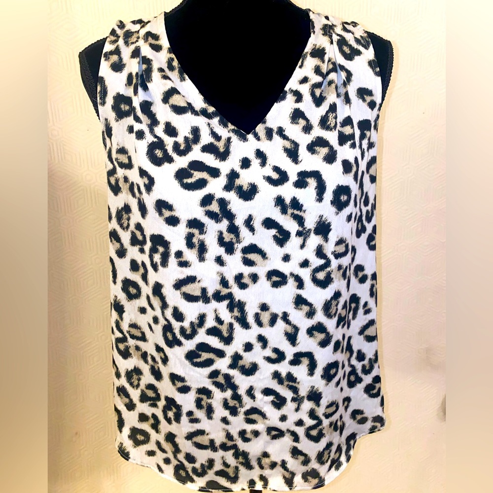 Animal print sleeve less top